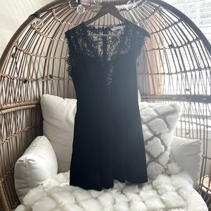 BCBG size 6 lace dress shortsleeved mini